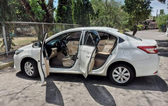 Selling Pearl White Toyota Vios 2018 in Quezon -4