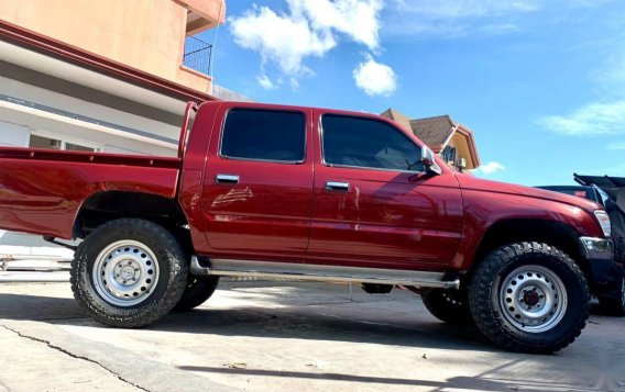 Red Toyota Hilux 2000 for sale in Angeles -1