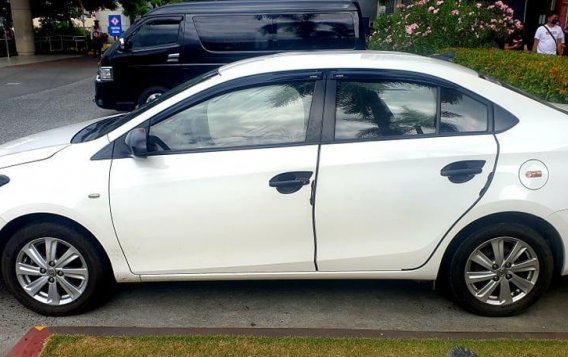 Pearl White Toyota Vios 2017 for sale in Quezon -5