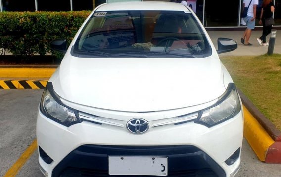 Pearl White Toyota Vios 2017 for sale in Quezon -3