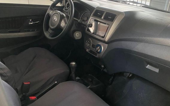 Selling White Toyota Wigo 2018 in Paniqui-3