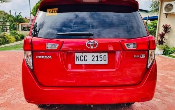 Selling Red Toyota Innova 2018 in Manila-2