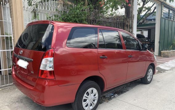 Red Toyota Innova 2016 for sale in Manila-4