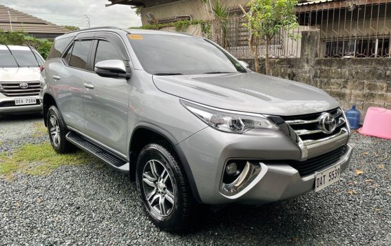 Selling Silver Toyota Fortuner 2020 in Quezon -2