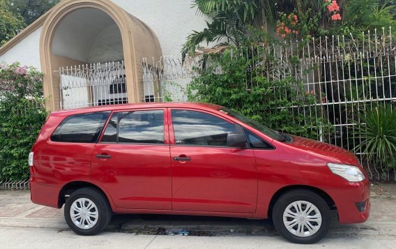 Red Toyota Innova 2016 for sale in Manila-3