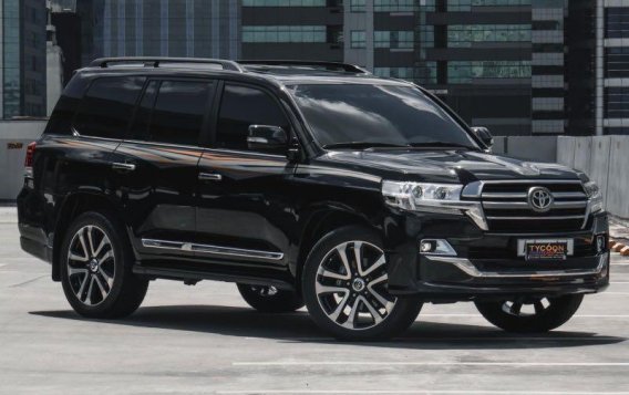New Toyota Land Cruiser 2018 46L GXR3 Photos Prices And Specs in Saudi  Arabia