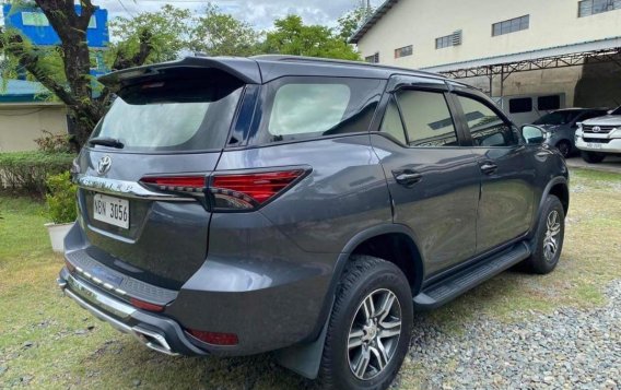 Silver Toyota Fortuner 2017 for sale in Manila-3