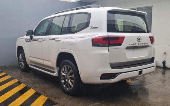 Selling White Toyota Land Cruiser 2022 in Quezon -2