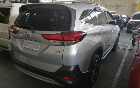 Selling White Toyota Rush 2020 in Quezon -3