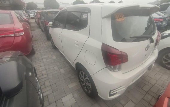 Selling White Toyota Wigo 2020 in Makati-5