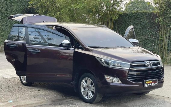 Selling Red Toyota Innova 2019 in Manila