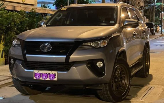 Silver Toyota Fortuner 2019 for sale in Manila-2