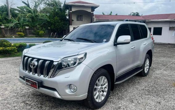 Pearl White Toyota Land Cruiser 2016 for sale in Manila-8