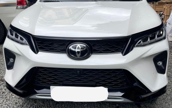 White Toyota Fortuner 2022 for sale in Makati
