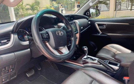 Selling Silver Toyota Fortuner 2017 in Manila-4