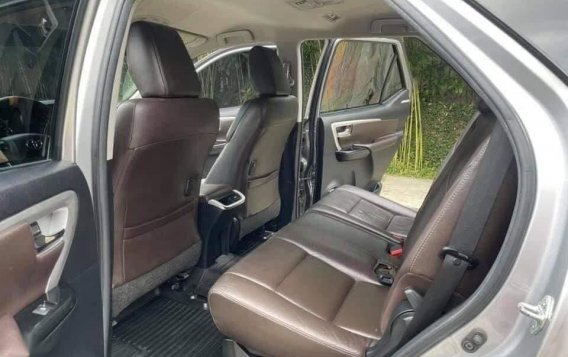 Selling Silver Toyota Fortuner 2016 in Manila-8