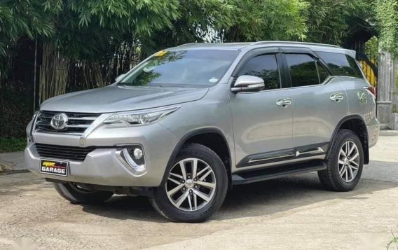 Selling Silver Toyota Fortuner 2016 in Manila-2