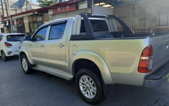 Silver Toyota Hilux 2013 for sale in Las Piñas-5