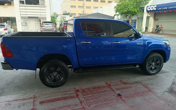 Selling Blue Toyota Hilux 2021 in Manila-4