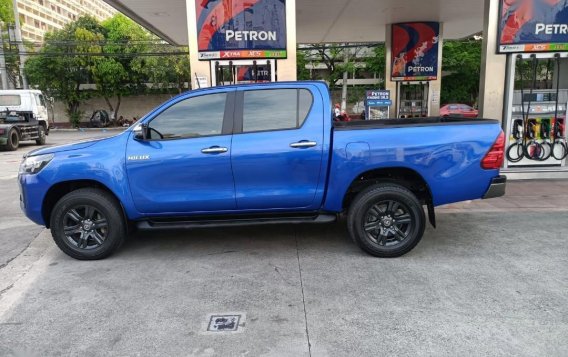 Selling Blue Toyota Hilux 2021 in Manila