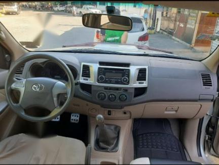 Silver Toyota Hilux 2013 for sale in Las Piñas-4