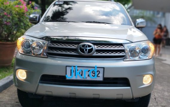Silver Toyota Fortuner 2011 for sale in Manila-2
