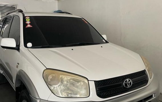 Pearl White Toyota RAV4 2004 for sale in Paranaque 