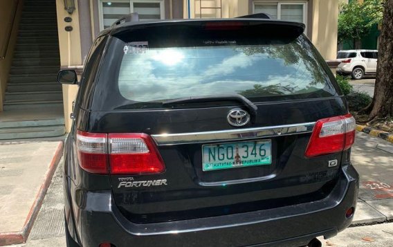 Selling Grey Toyota Fortuner 2009 in Pateros-2