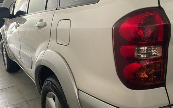 Pearl White Toyota RAV4 2004 for sale in Paranaque -4