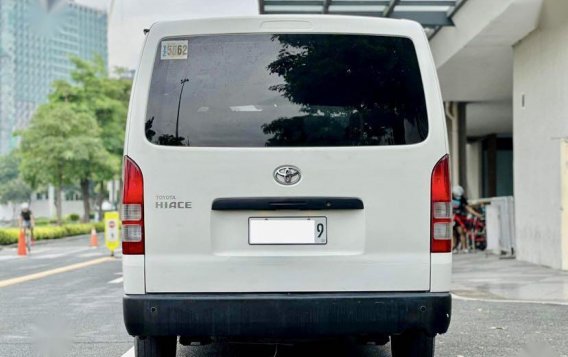 White Toyota Hiace 2016 for sale in Makati -2
