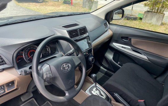 Selling Silver Toyota Avanza 2019 in Pasig-1