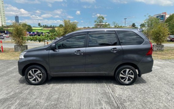 Selling Silver Toyota Avanza 2019 in Pasig-4