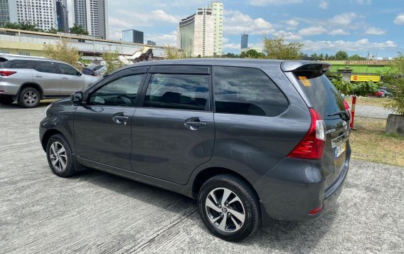 Selling Silver Toyota Avanza 2019 in Pasig-6