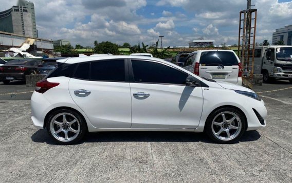 Pearl White Toyota Yaris 0 for sale in Automatic-4