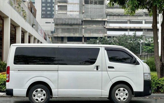 Silver Toyota Hiace 2016 for sale in Makati-2