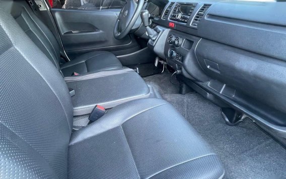 Selling Silver Toyota Hiace 2020 in Quezon -4