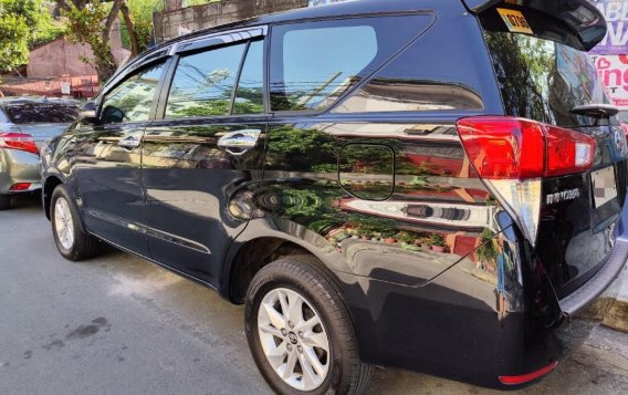 Silver Toyota Innova 2017 for sale in Makati -2