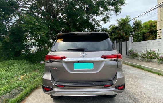 Selling Silver Toyota Fortuner 2018 in Manila-6