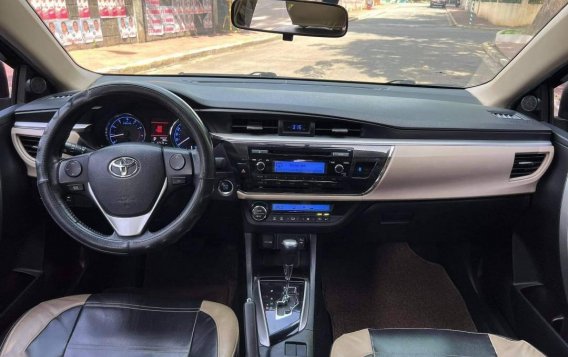Selling Black Toyota Corolla Altis 2014 in Marikina-8