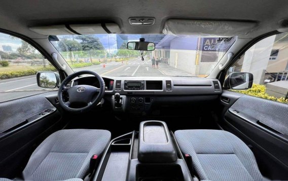 White Toyota Hiace Super Grandia 2012 for sale in Makati -2