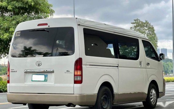 White Toyota Hiace Super Grandia 2012 for sale in Makati -6