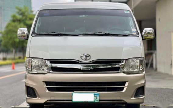 White Toyota Hiace Super Grandia 2012 for sale in Makati -5