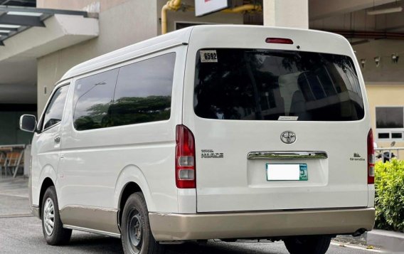 White Toyota Hiace Super Grandia 2012 for sale in Makati -3