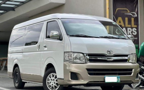 White Toyota Hiace Super Grandia 2012 for sale in Makati 