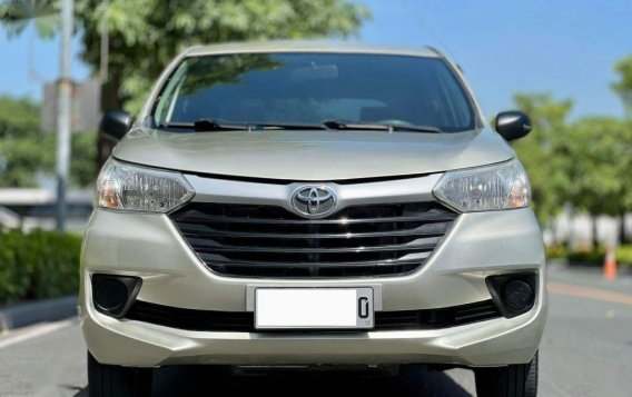 Selling Silver Toyota Avanza 2016 in Makati-1