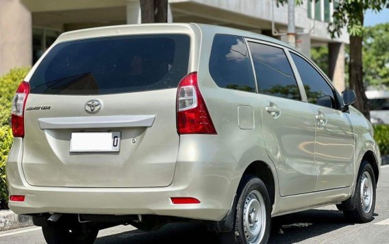 Selling Silver Toyota Avanza 2016 in Makati-3