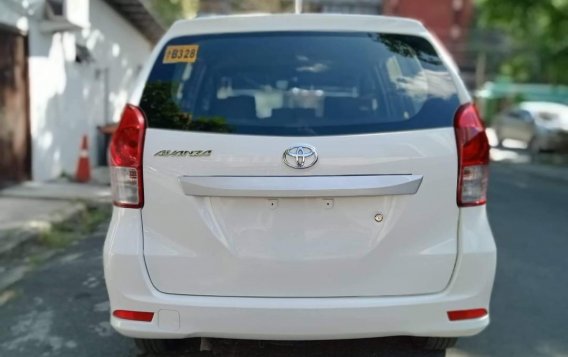 Selling White Toyota Avanza 2018 in Pasig-3