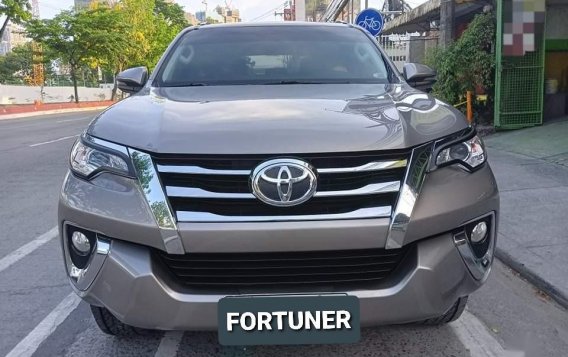 Silver Toyota Fortuner 2018 for sale in Quezon -2