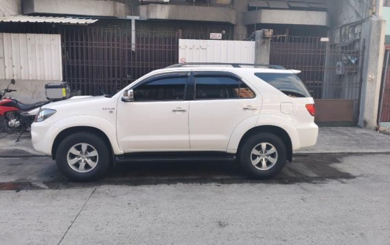 White Toyota Fortuner 2007 for sale in Caloocan -2