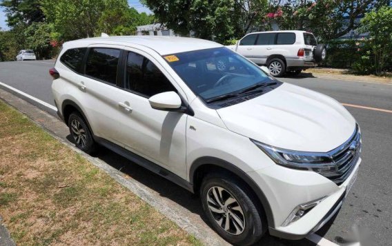 Selling White Toyota Rush 2020 in Mariveles